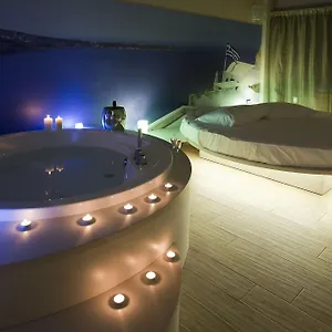 Seven 2*, Milan Italy